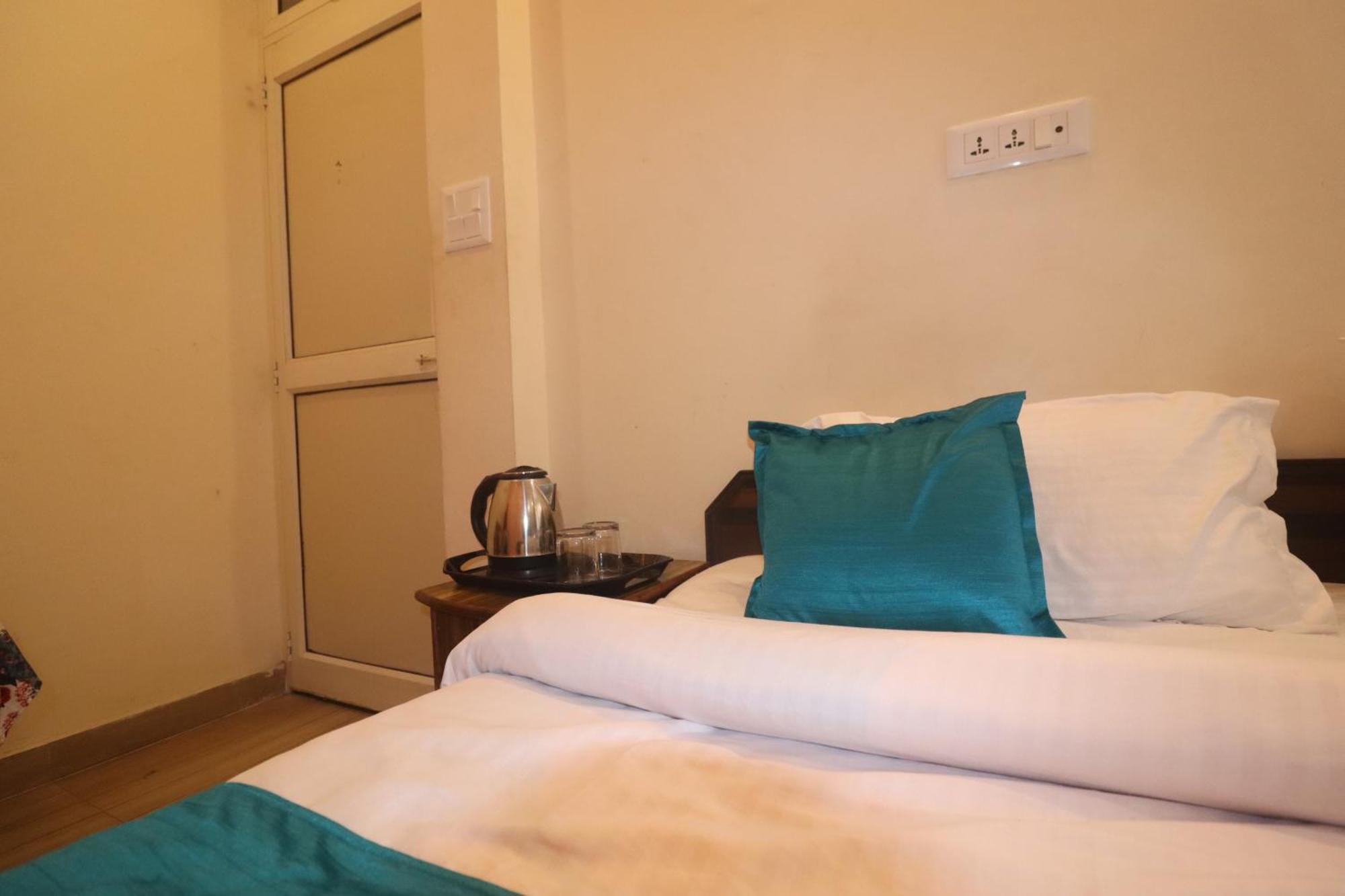 Triple One Hotel Tapovan Rishikesh,Near Laxman Jhula Экстерьер фото