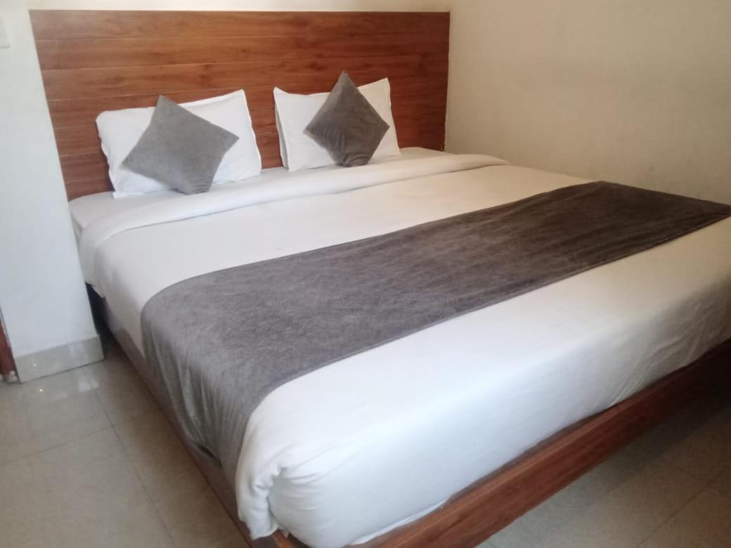 Triple One Hotel Tapovan Rishikesh,Near Laxman Jhula Экстерьер фото